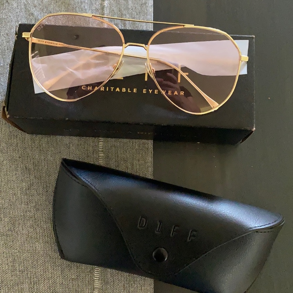 Diff Eyewear Gold Aviator Sunglasses